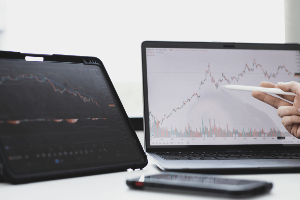Stock Brokers Simplify US Trading